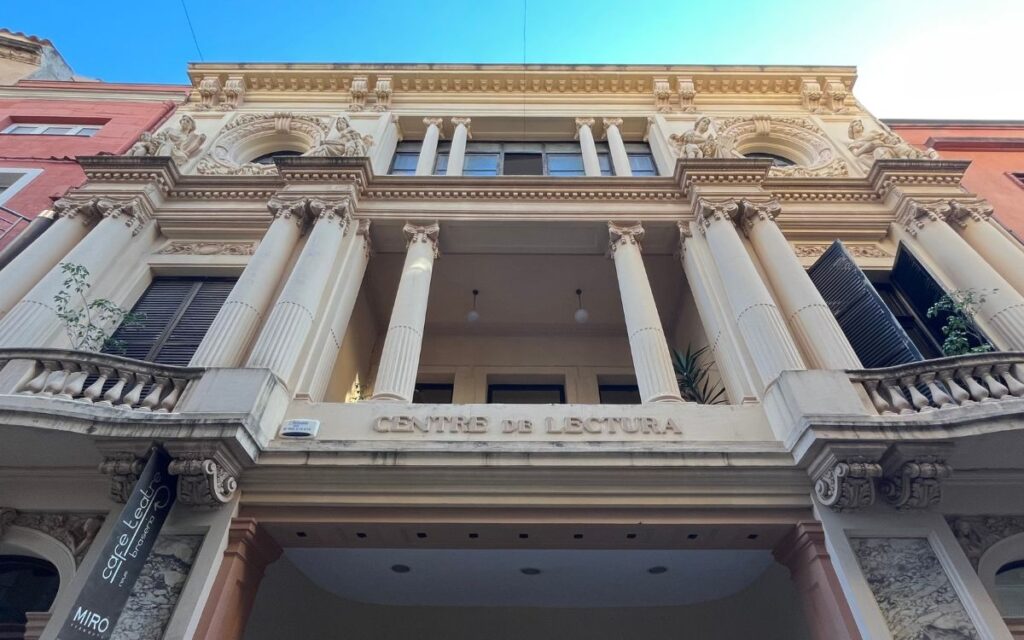 Proyección reportaje viajando con Santi Nogués